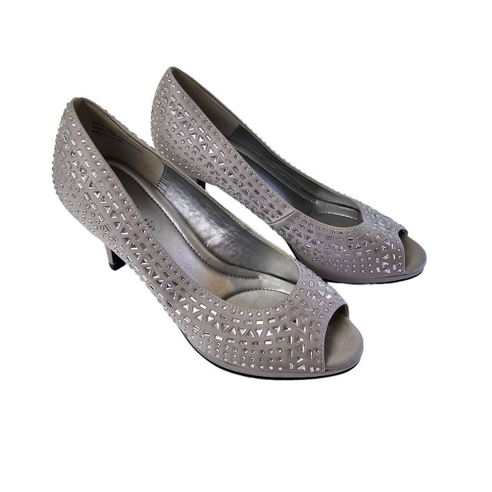 Kelly & Katie Shoes 7 Pumps Gray Satin Rhinestone Gem Evening Bridal Cocktail